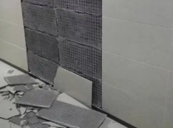 龙凤瓷砖空鼓维修公司分享下龙凤墙砖松动维修的知识